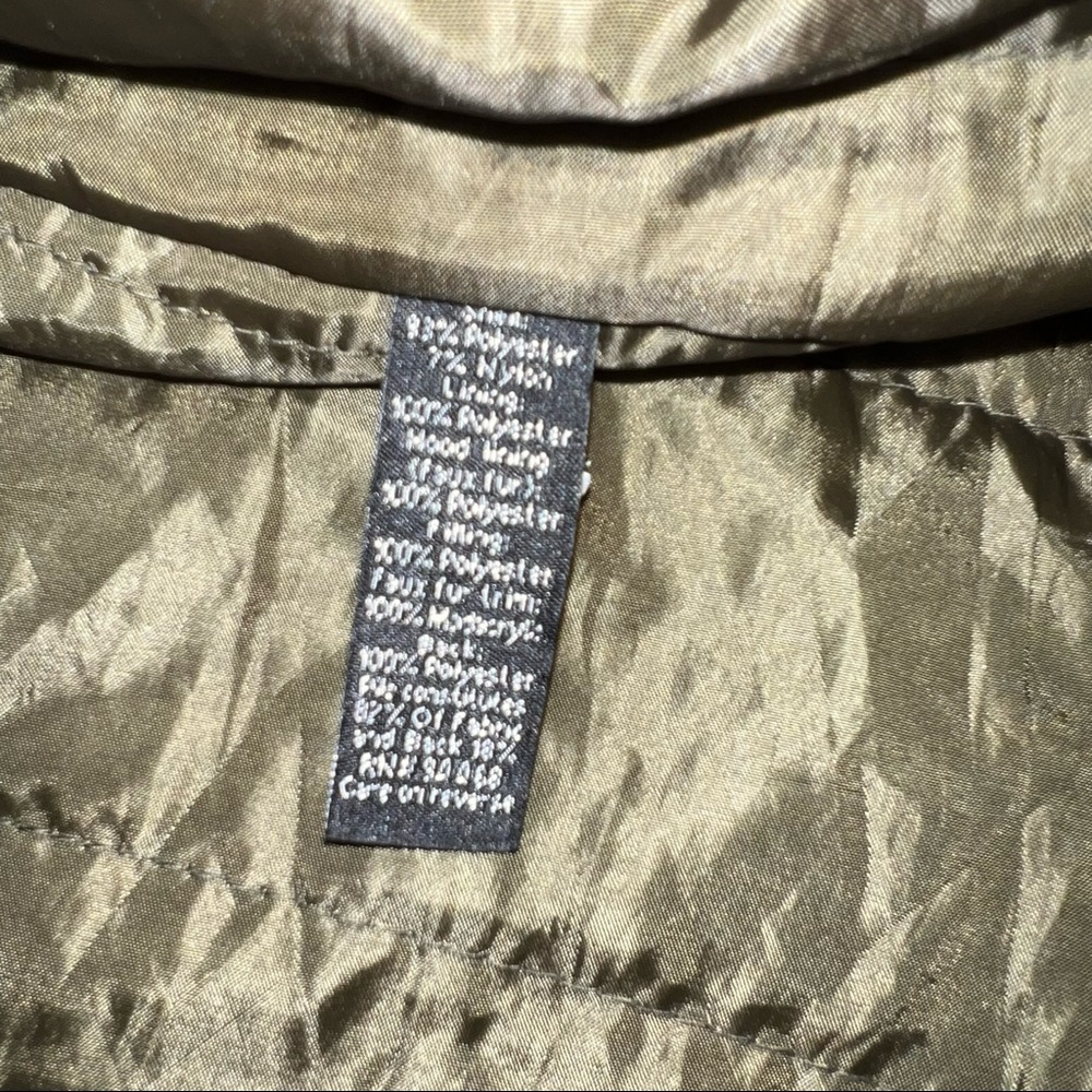 green jacket - Picture 5 of 5